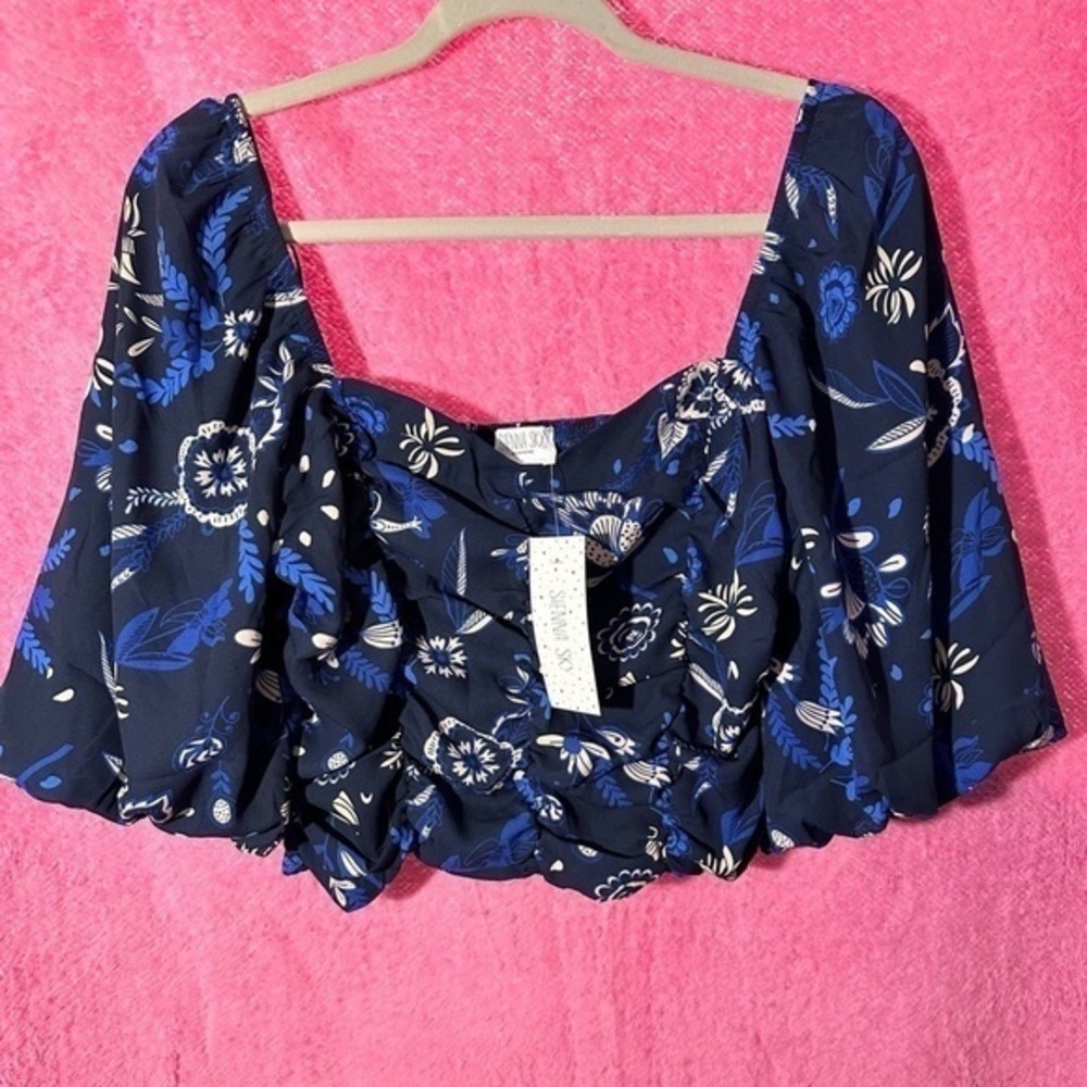Sienna sky NWT women’s size large crop top, puffed 3/4 sleeves, bohemian style